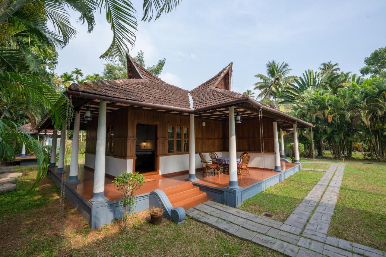 Ama Stays & Trails, Pathiramanal Villa Alappuzha Екстериор снимка